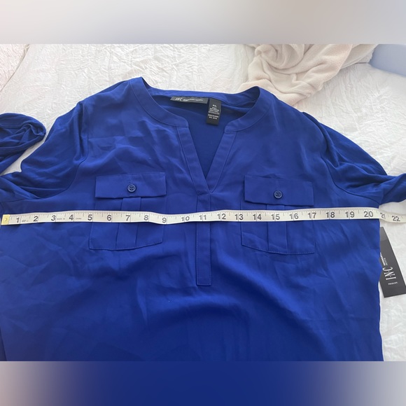 NWT INC Cerulean Blue rolled sleeve v-neck pull-over Blouse Petite Large - Picture 7 of 9